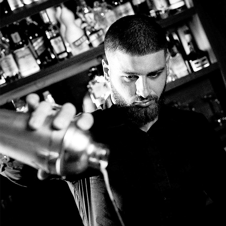 barman - cocktail maison restaurant 92